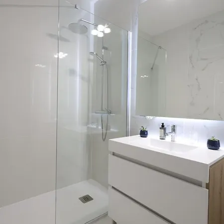 Beachfront - Amazing Ocean View Apartment *
