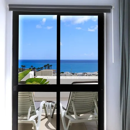 Apartment Beachfront - Amazing Ocean View *